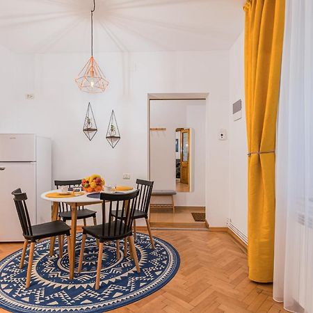 Garden Hideout - Central Apartment Braşov Exterior foto